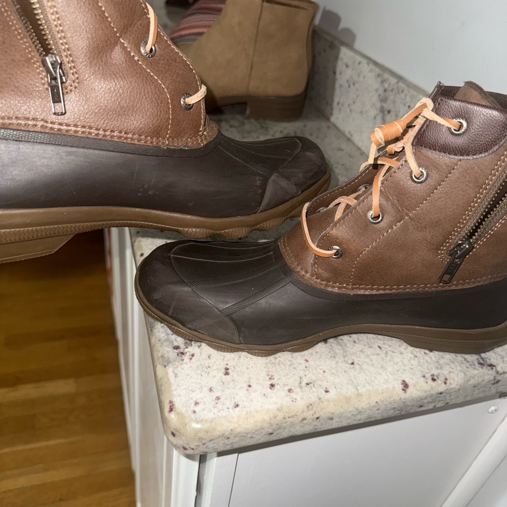 Sperry Women's Brown Winter Duck Boots - Picture 6 of 7